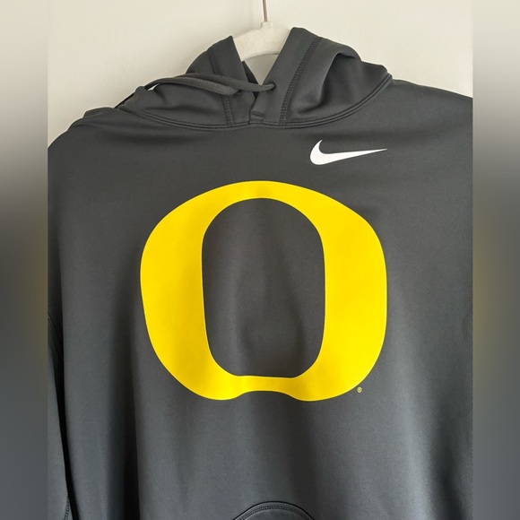Men's Nike Black Oregon Ducks Primary Logo Club Pullover Hoodie - Picture 4 of 6
